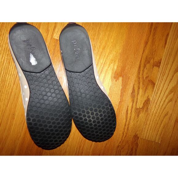 Privo by Clarks unique tan w white dots leather flat size 8 1/2 M New No Box - Picture 4 of 5